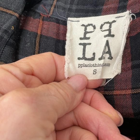 PPLA PLAID HI/LO TOP - Picture 2 of 7